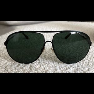 Tom Ford TF450 Cliff 02N Matte Black/Green Aviator Sunglasses 61mm